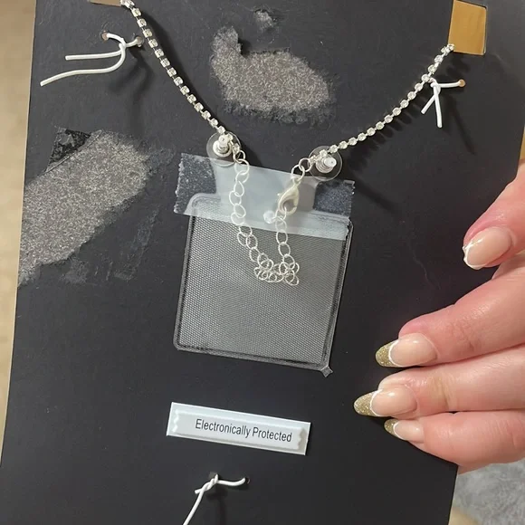 Jones New York Earrings and Necklace Set - Picture 5 of 5